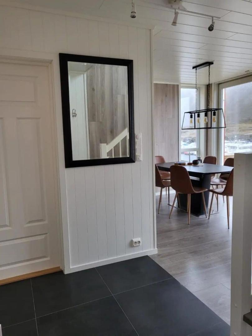 Spektakulaer Rorbu I Autentiske Omgivelser Ballstad Buitenkant foto